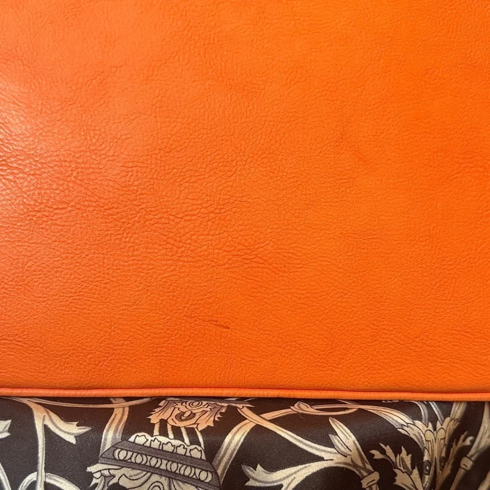 BCBG Paris vibrant orange